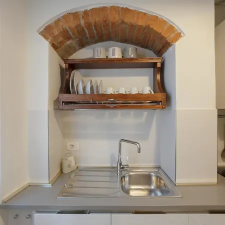 Elegante A 3 Minuti Dal Duomo Lägenhet